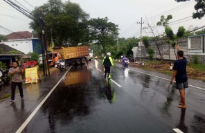 Tiga Truk Terlibat Kecelakaan di Kejayan Pasuruan, Dua Orang Terluka