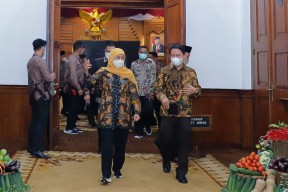Pemprov Jatim Siap Fasilitasi Vaksinasi Covid-19 Bagi Calon Jamaah Haji
