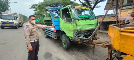 5 Kendaraan Tabrakan Beruntun di Kepulungan Pasuruan, Satu Pemotor Tewas