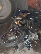 Kendarai Satria FU, Pemuda Rejoso Pasuruan Tewas Usai Tabrak Truk Tronton