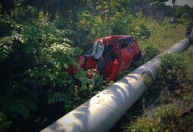 Mobil Warga Surabaya Tersambar KA di Lamongan, Terseret 25 Meter