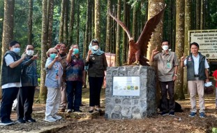 PT Smelting Bersama Taman Safari dan KLHK Sosialisasikan Pelestarian Elang Jawa