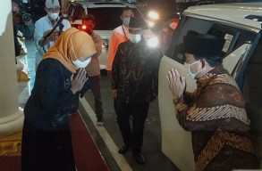 Kunjungi Khofifah Usai Bertemu Ulama, Prabowo: Gubernur Jatim Sahabat Saya
