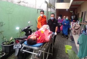 Cerita Tim BPBD Kota Surabaya saat Menolong Ibu Melahirkan