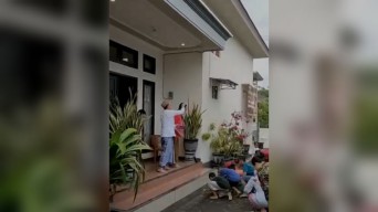 Serunya Tradisi Udik-udikan Lebaran Ketupat di Desa Suci Gresik