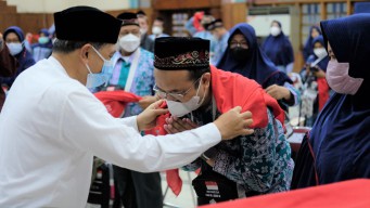 SIG Berangkatkan 113 Jemaah Calon Haji Kloter 18 dan 21 Kabupaten Gresik
