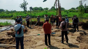 Polisi Tertibkan Tambang Pasir Ilegal di Kunjang, Kediri