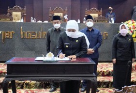 Perda Fasilitas Pengembangan Pesantren di Jatim Disahkan!