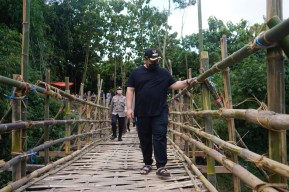 Jaga Keselamatan, Mas Dhito Minta Jembatan Alternatif Ngadi Ditutup Saat Hujan