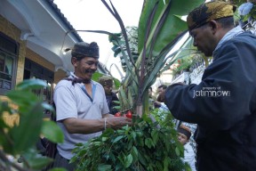 Dua Calon Dukun Pandita Bakal Jalani Wisuda Mulunen di Puncak Kasada