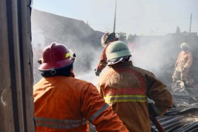 Pasar di Bojonegoro Terbakar, Puluhan Kios Pedagang Hangus
