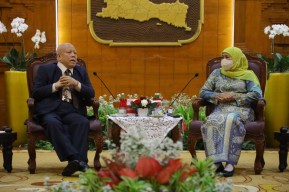 Khofifah Bahas Potensi Kerja Sama Bersama Dubes Rumania dan Republik Moldova