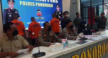 Usai Begituan Sesama Gay di Ponorogo, Pria ini Kerahkan Komplotannya, Lho...