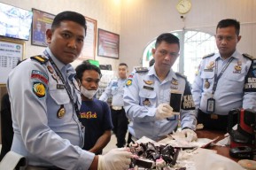 Kue Tart Berisi Smartphone Gagal Diselundupkan ke Lapas Banyuwangi