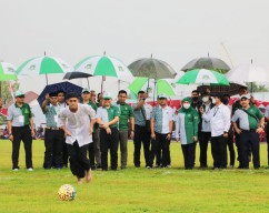 Kick Off Piala KASAD, Khofifah: Sudah Saatnya Santri Hiasi Sepak Bola Indonesia