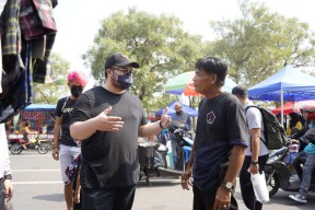 Kampanyekan SLG Bebas Sampah, Mas Dhito Ajak PKL dan Pengunjung Jaga Kebersihan