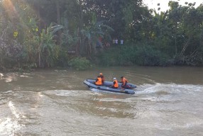Pelajar SMP Hilang Tenggelam saat Berenang di Sungai Kaligunting, Jombang