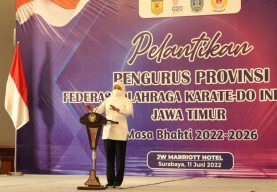 Gubernur Khofifah Ajak Implementasikan Mars Patriot Olahraga