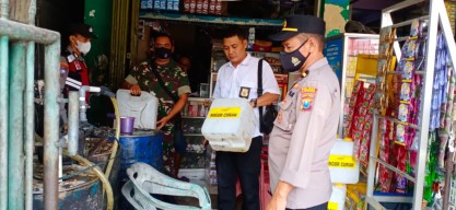 TNI-Polri di Lamongan Ikut Pantau Penjualan Minyak Goreng Curah
