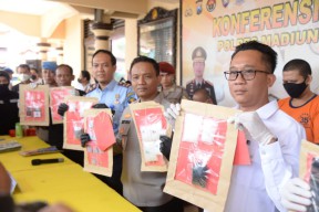 Kirim Narkoba Senilai Rp1 Miliar ke Lapas Madiun, 2 Kurir Diringkus Polisi