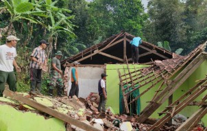 Sembunyi di Kandang Sapi, Warga Kediri Selamat dari Tanah Longsor