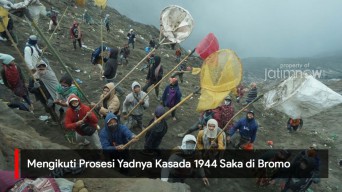 Video: Mengikuti Prosesi Yadnya Kasada 1944 Saka di Gunung Bromo