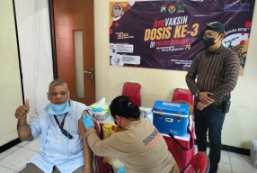 Menengok Upaya Polisi Rungkut Mempertebal Herd Immunity Lewat Vaksin Booster