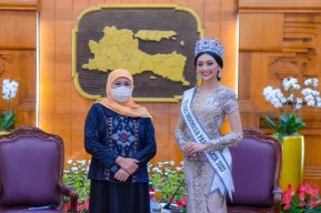 Khofifah Ungkap Rasa Bangga, Putri Jatim Raih Prestasi Miss Supranational 2022