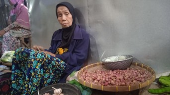 Harga Bawang Merah di Pasar Ambulu Jember Meroket Hingga Rp70 Ribu/Kg