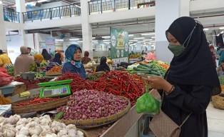 Emak-emak di Ponorogo Berpindah Hati ke Bawang Merah India