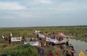 Warga Desa Dateng Lamongan Kembali Demo: Hadang Petugas BPN, Minta Ganti Rugi