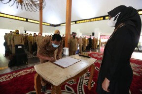 Lantik 435 Kepala Sekolah Dasar, Bupati Ipuk: Kuncinya Inovasi dan Kolaborasi