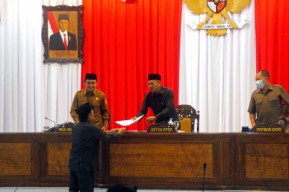 Paripurna II Bersama DPRD, Pemkot Pasuruan Dapat Apresiasi WTP dan Usulan