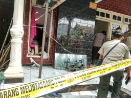 Seorang Anak Tewas Terkena Ledakan Mercon di Mojokerto