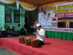 Kang Giri Minta Jemaah Haji Ponorogo Doakan Snack dan Permen, Lho?