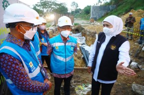 Gubernur Khofifah Optimistis Pemasangan SKTT 15 KV Geliatkan Ekonomi Madura