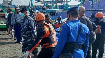 Kapal Tenggelam di Laut Grajagan Banyuwangi, Jenazah 2 Nelayan Ditemukan