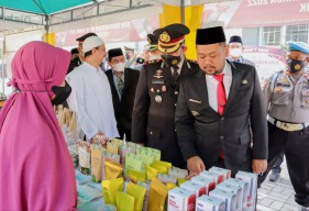 Polres Gresik Gelar Pasar Rakyat Meriahkan HUT Bhayangkara ke-76