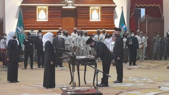 Adhy Karyono Resmi Dilantik Jadi Sekdaprov Jatim