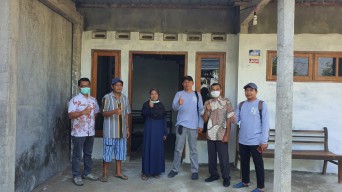 Perkim Jombang Lakukan Monitoring hingga Pembayaran Upah Pekerja Program BSPS