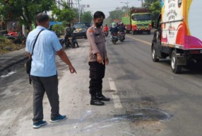 Pemotor asal Lamongan Berangkat Kerja Tewas Terlindas Truk di Gresik