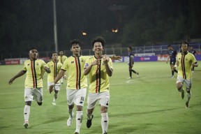 Legenda Persik Kediri Risna Prahalabenta Pamit: Djajati!