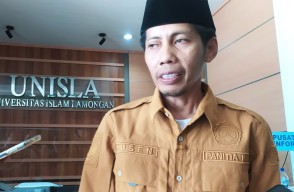 Dosen Unisla Tabrak Atribut Demo Siap Terima Konsekuensi