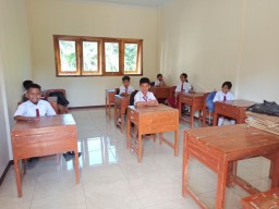 Harus Mengungsi Demi Belajar, Begini Perasaan Murid SDN Gelang Kulon 4 Ponorogo
