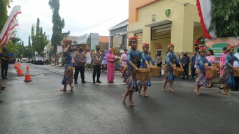 Tari Boranan Meriahkan Kenal Pamit Kapolres Lamongan