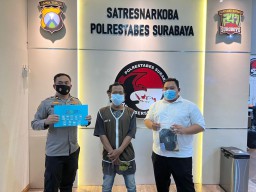 Gerebek Rumah Kos di Surabaya, Polisi Tangkap Tersangka Pengedar Sabu