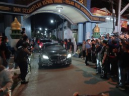 Menyerah Usai Dikepung Polisi 15 Jam, Mas Bechi Kini Dibawa ke Polda Jatim