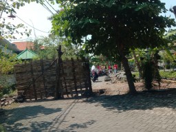 Merasa Lahannya Diserobot Pengembang, Warga Sidoarjo Blokir Akses Perumahan