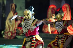 Budaya 2 Daerah Bertemu di Amphitheater Arjuna Wiwaha Kota Batu