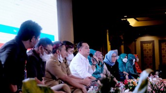 Rek, Jangan Mau Dimintai Fotokopi KTP dan KK, Wali Kota Surabaya Bilang Begini